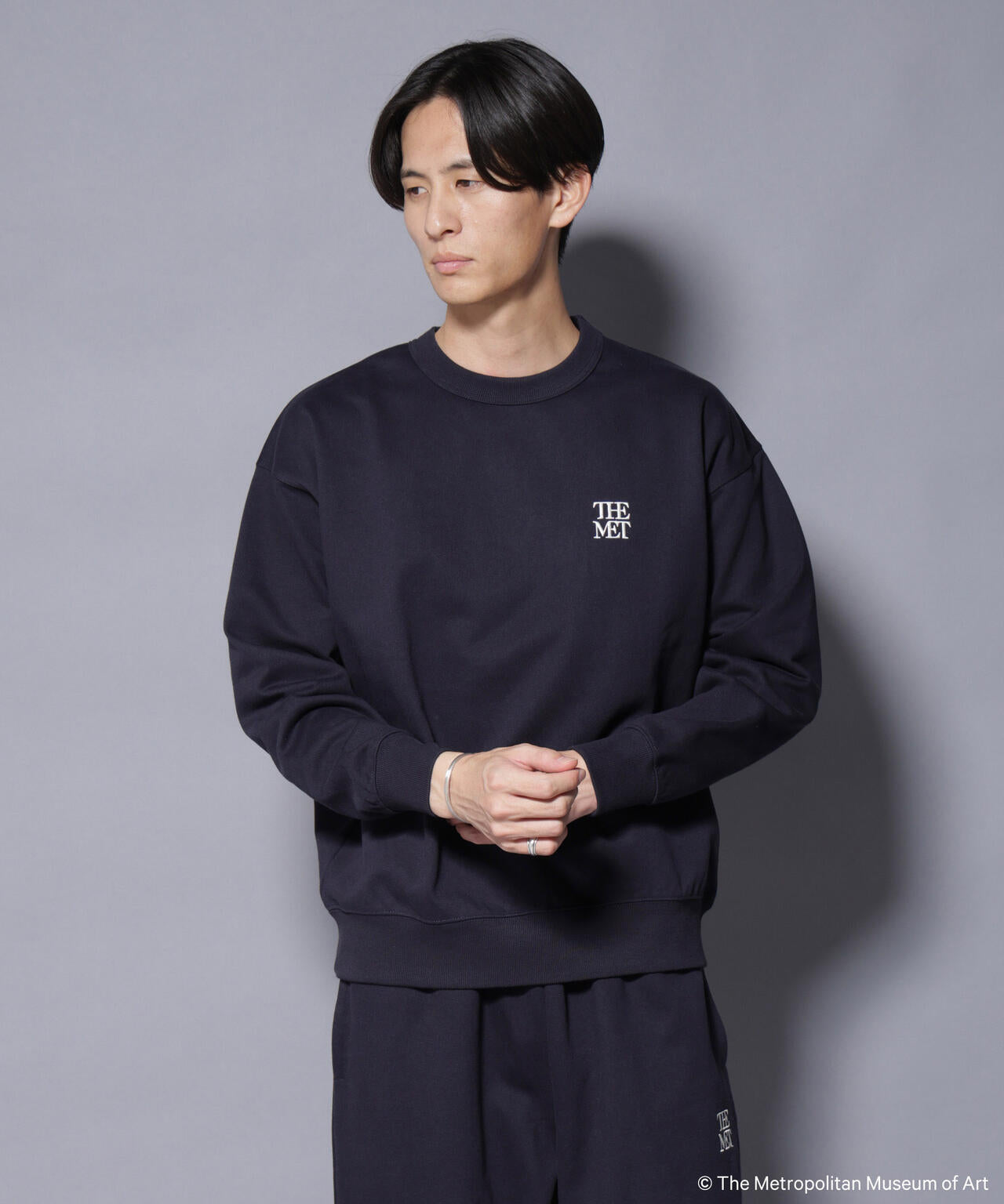 「The Met」ロゴ×アーカイブロゴ刺繍スウェット(セットアップ可)