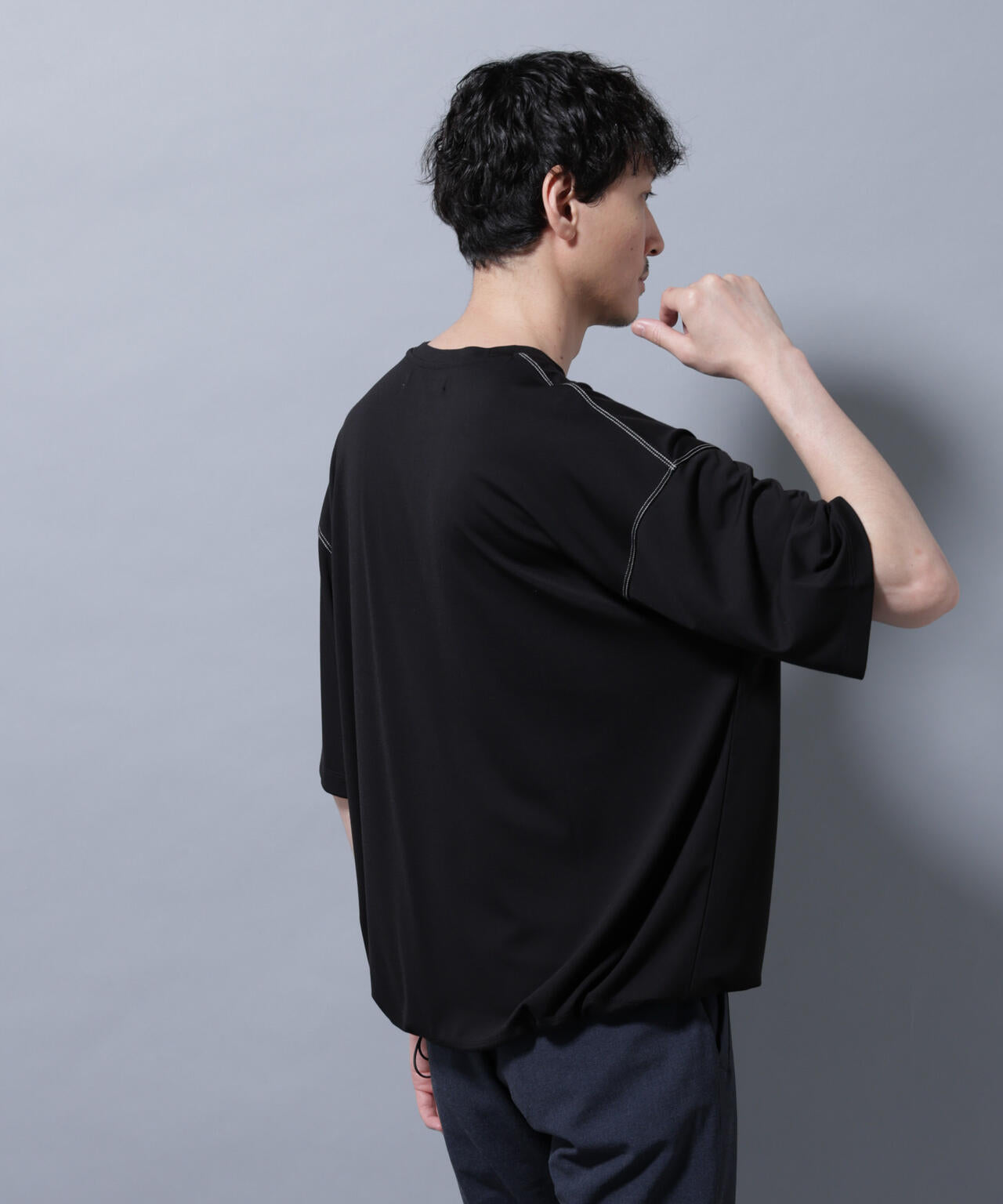 配色ステッチ フェイクスエードポケットTシャツ