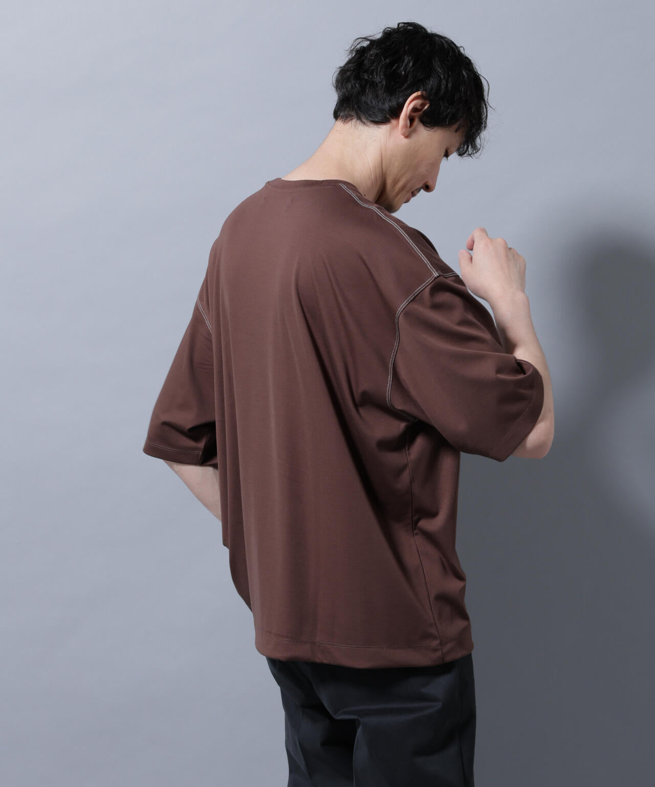 配色ステッチ フェイクスエードポケットTシャツ