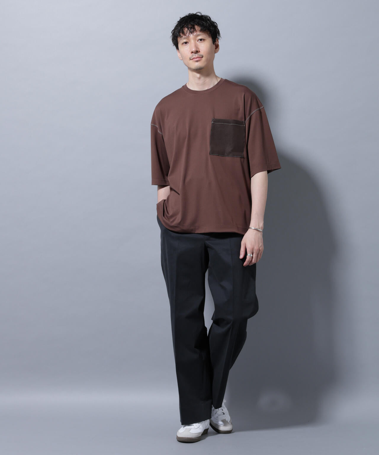 配色ステッチ フェイクスエードポケットTシャツ