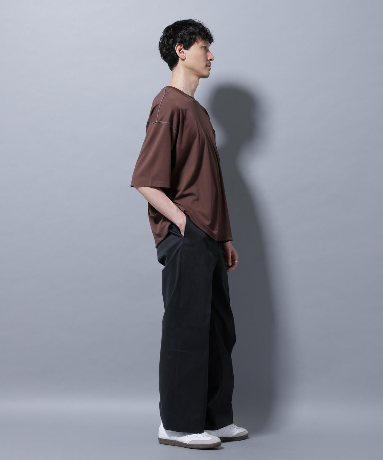 配色ステッチ フェイクスエードポケットTシャツ