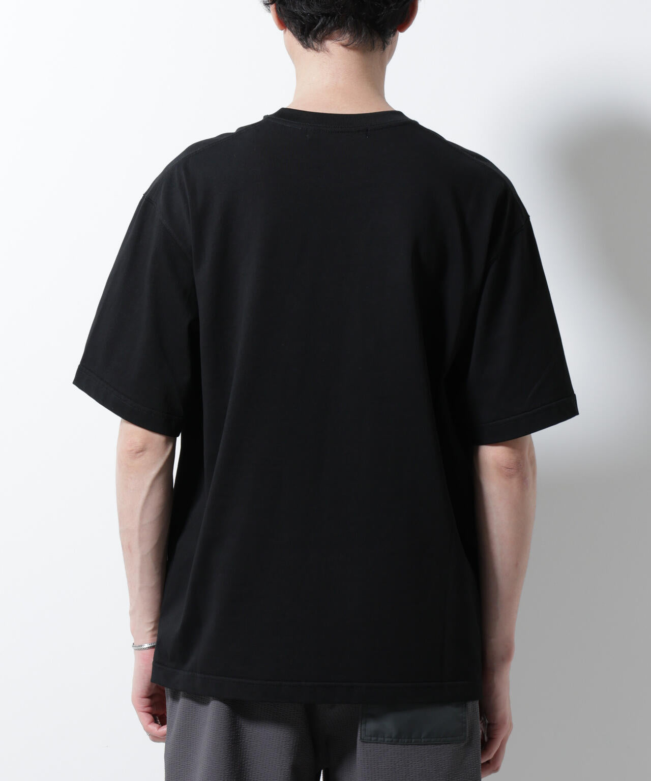 「BOHO CHIC」エディトリアル プリントTシャツ