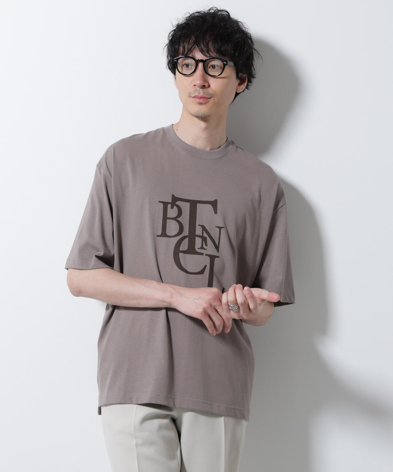 「BOTANICAL」エディトリアル プリントTシャツ
