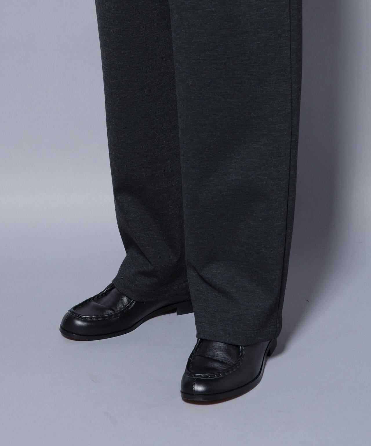 DELEGANTE TECH+ トラックパンツ