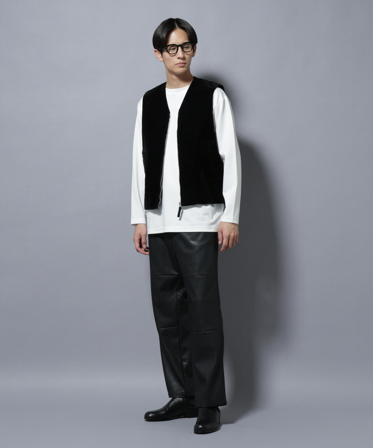 ヴィンテージライクフェイクレザー ダブルニーテーパードパンツ