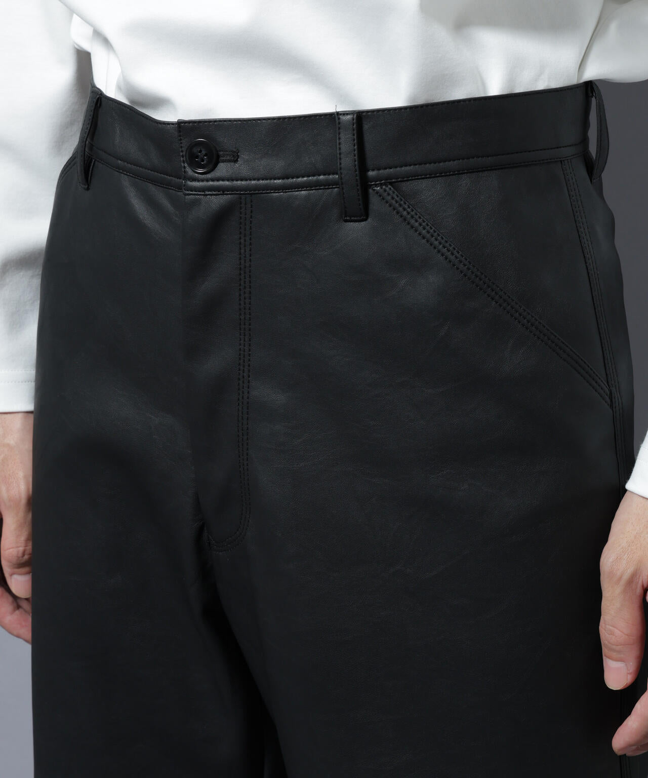 ヴィンテージライクフェイクレザー ダブルニーテーパードパンツ