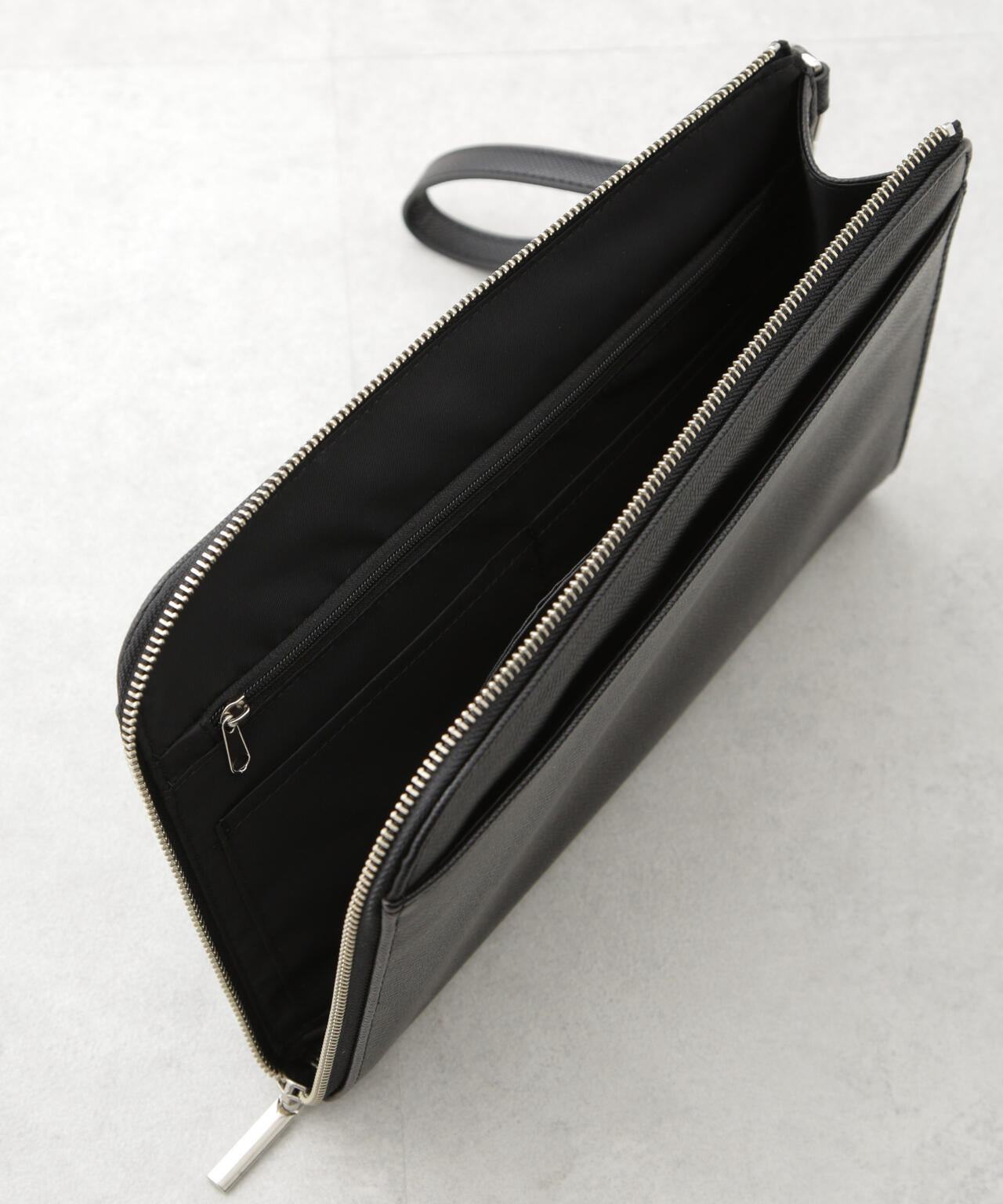 フェイクレザークラッチバッグ