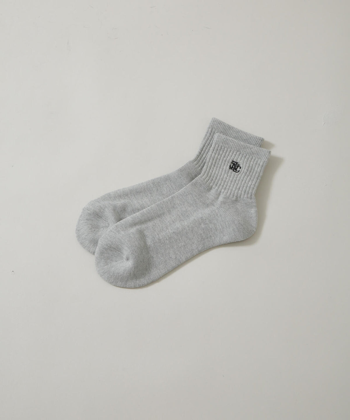 「NJ/CLUB」 クォーターリブロゴ刺繍ソックス
