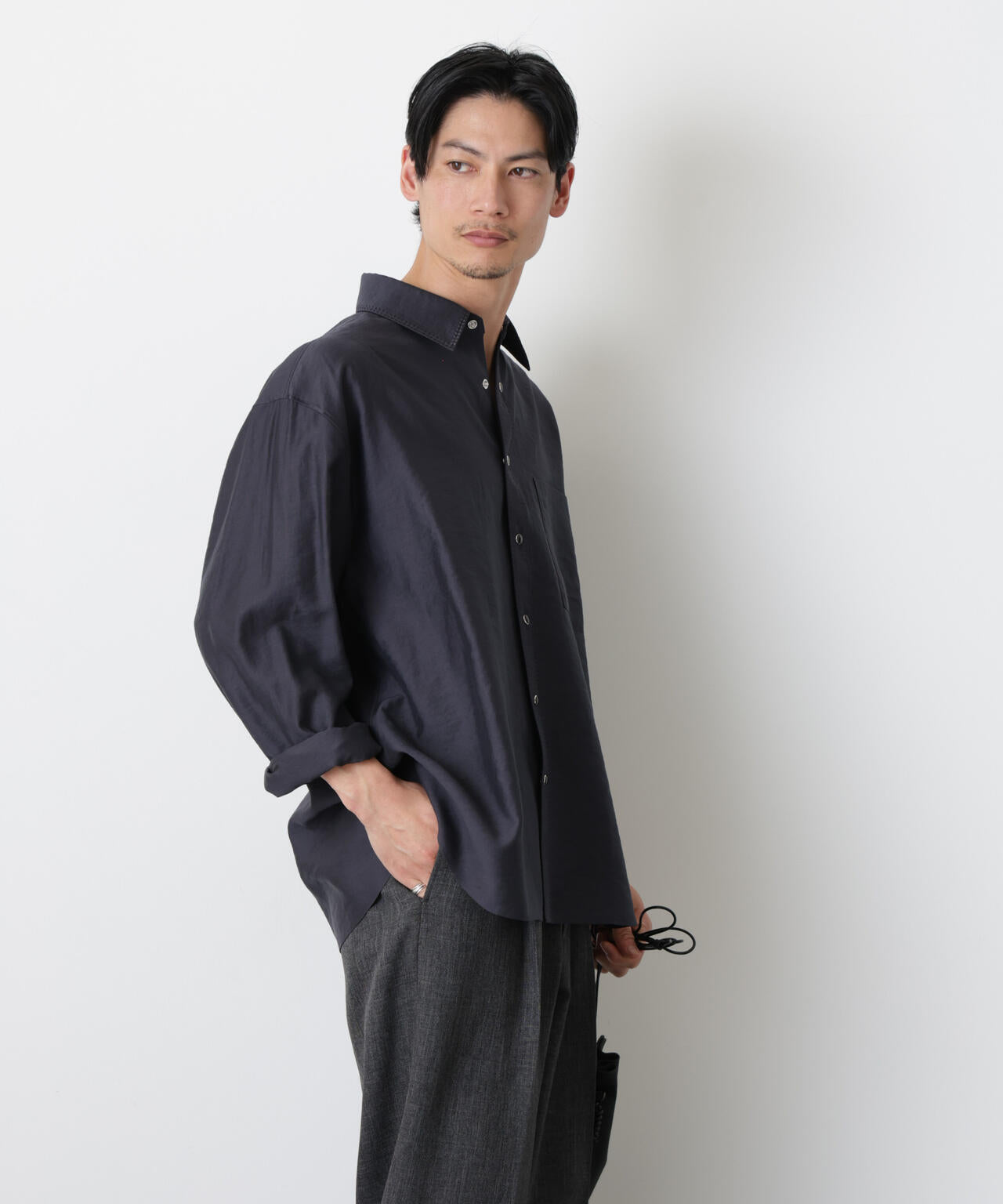 エンブロイダリーシルキーシャツ