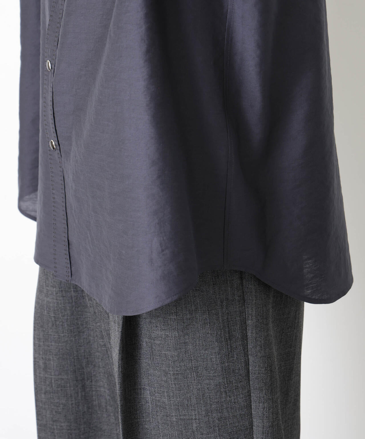 エンブロイダリーシルキーシャツ