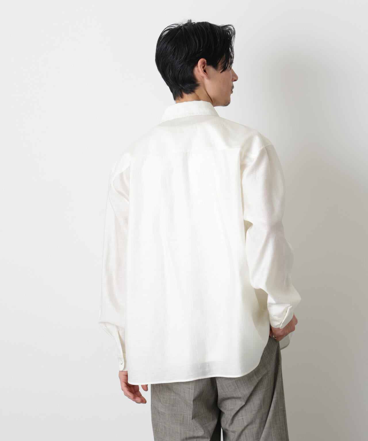 エンブロイダリーシルキーシャツ