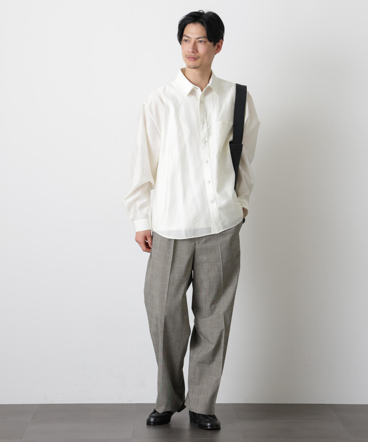 エンブロイダリーシルキーシャツ