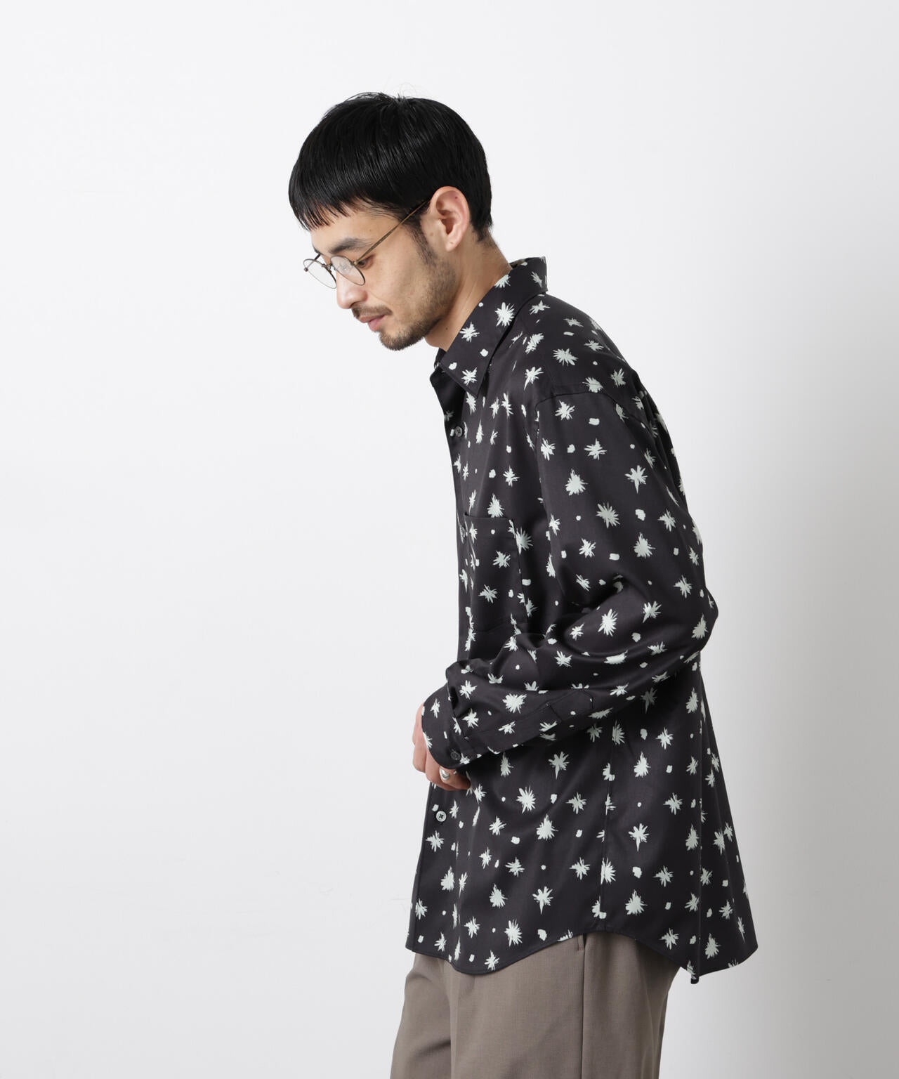 「EDITRIAL PRINT」アートフラワーシャツ