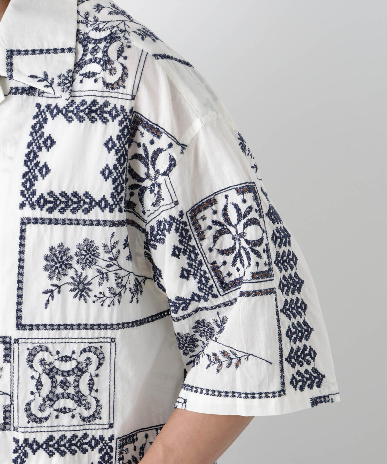 「OtoNANO」×masoret アイレット刺繍シャツ