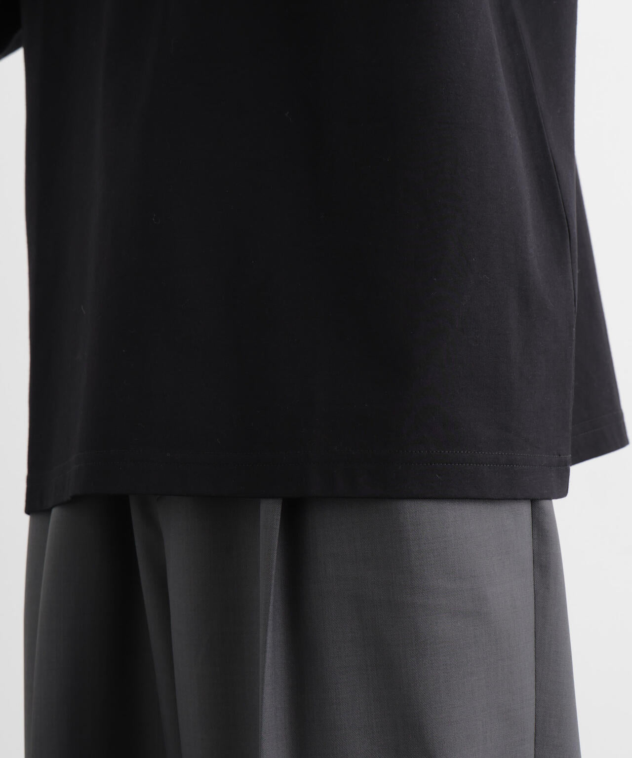 モクロディ ボートネック Tシャツ