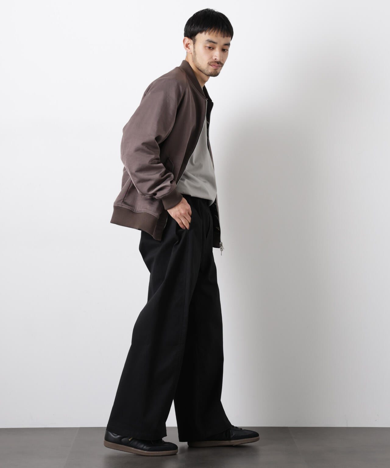 「ASSEMBLANC」ベルテッド3Dパンツ