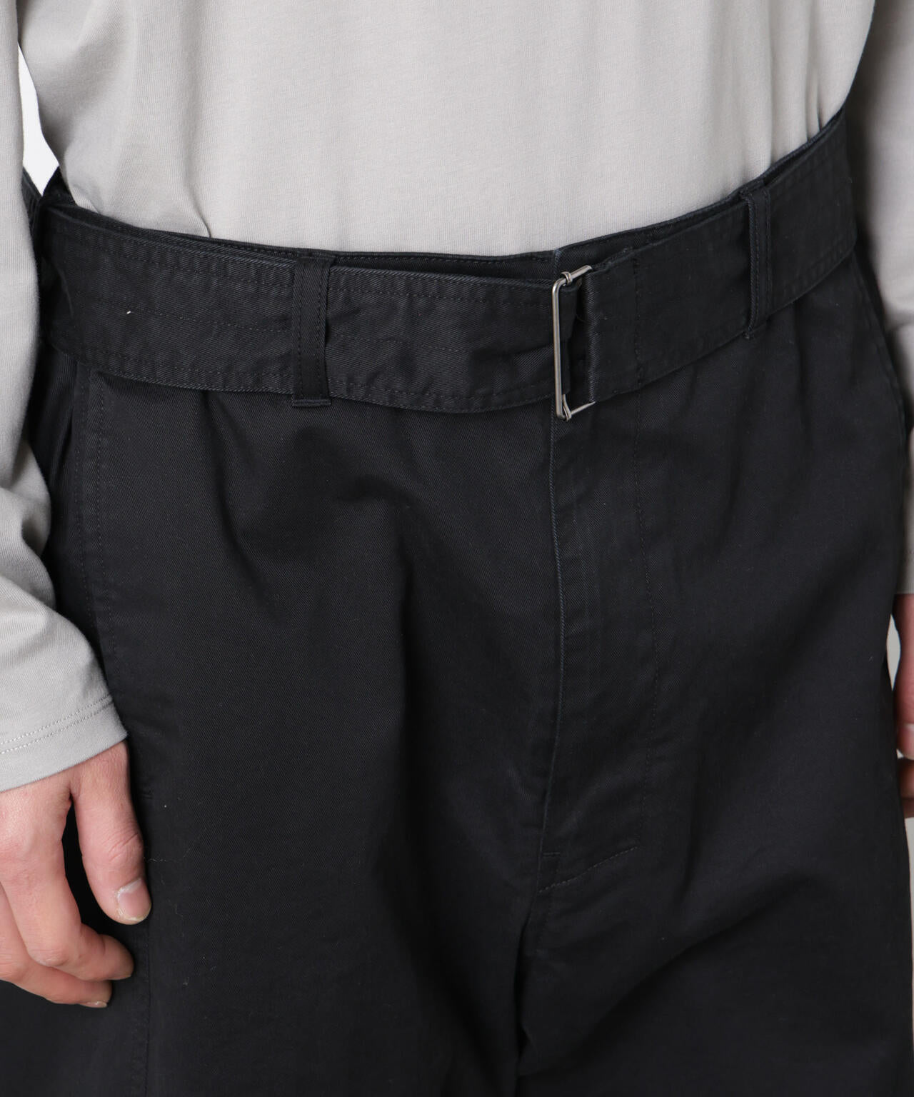 「ASSEMBLANC」ベルテッド3Dパンツ