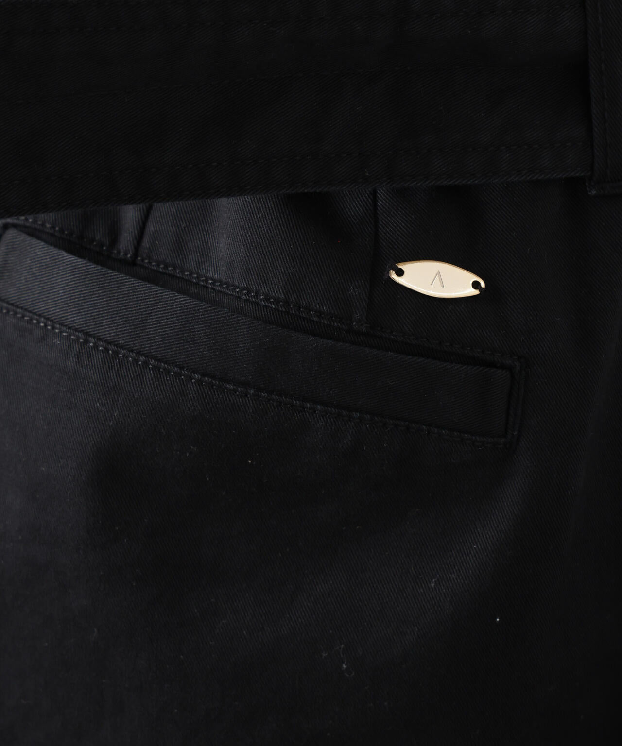 「ASSEMBLANC」ベルテッド3Dパンツ