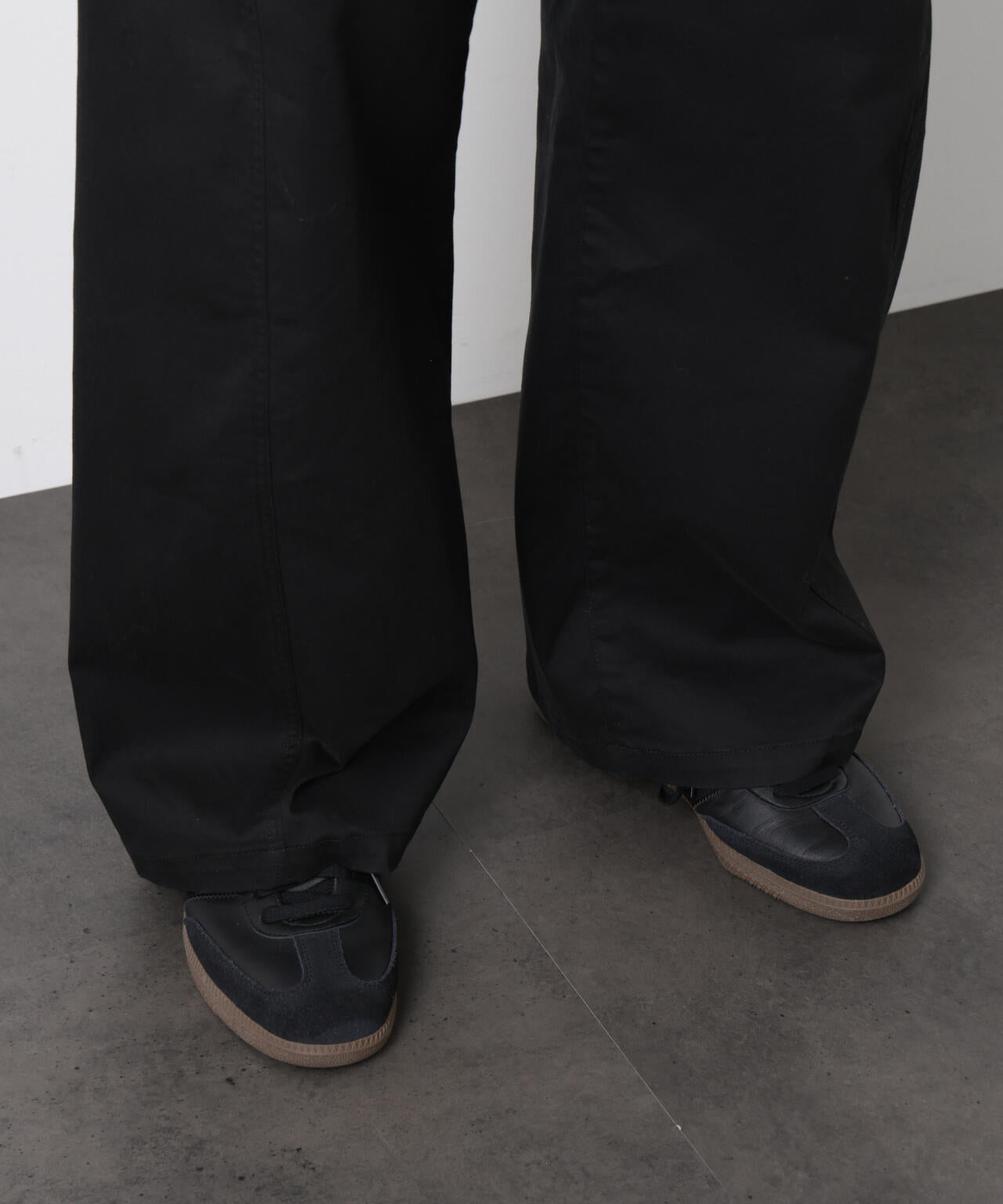 「ASSEMBLANC」ベルテッド3Dパンツ