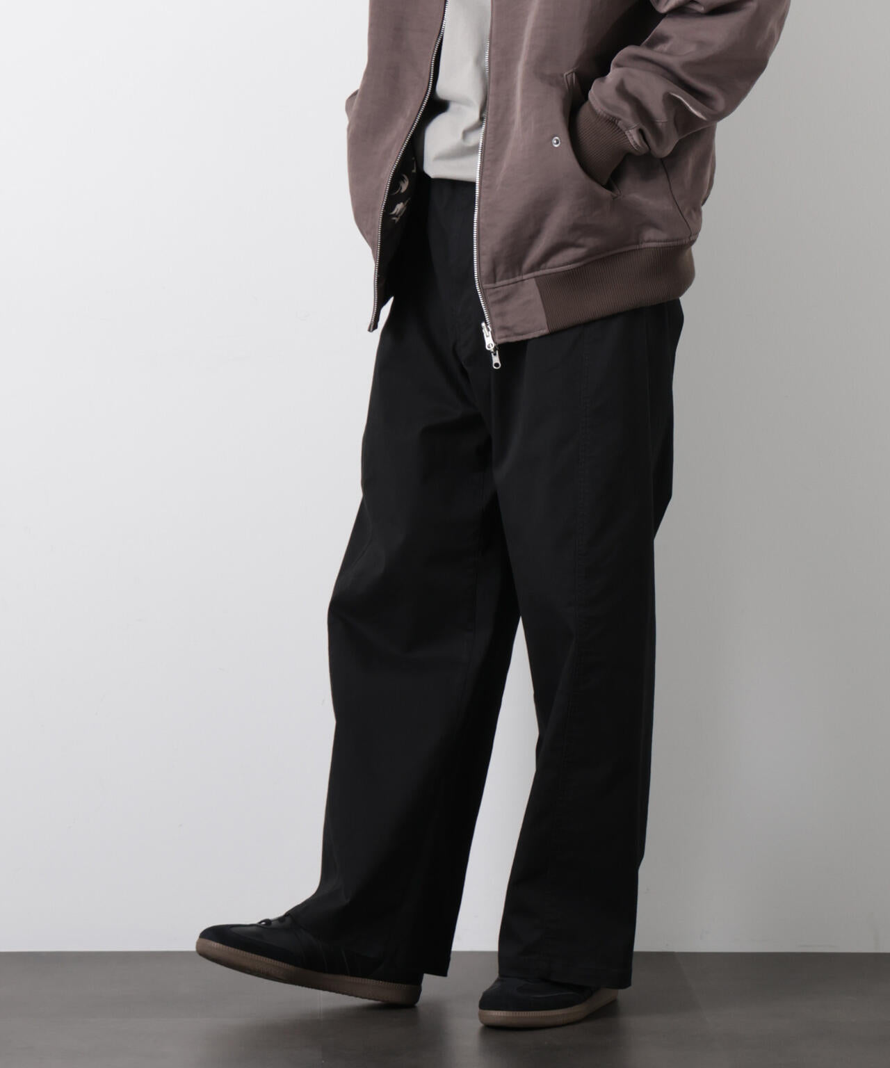 「ASSEMBLANC」ベルテッド3Dパンツ