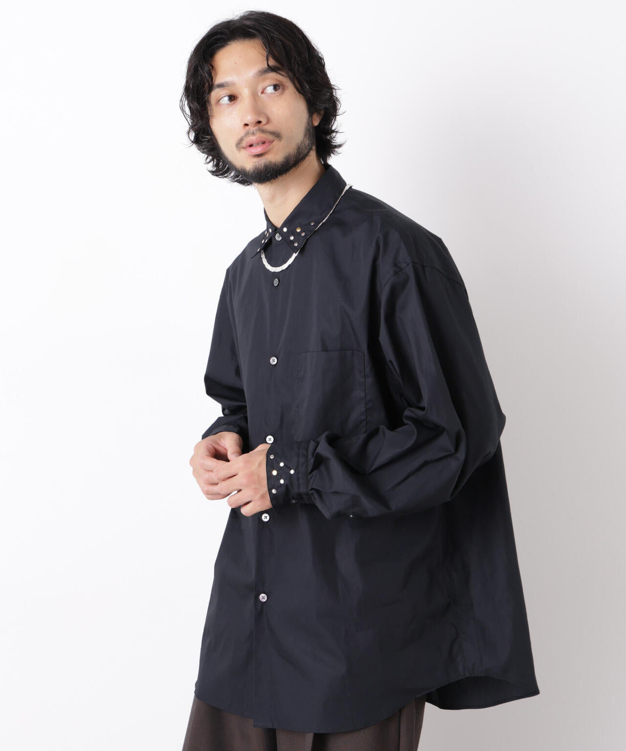 「ASSEMBLANC」 スタッズシャツ
