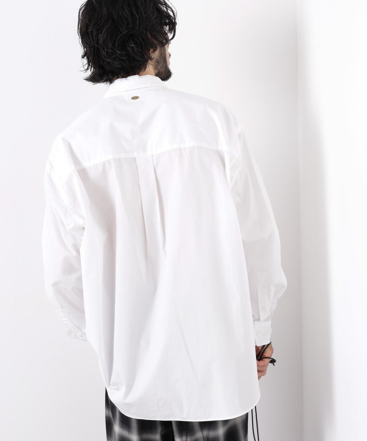 「ASSEMBLANC」 スタッズシャツ