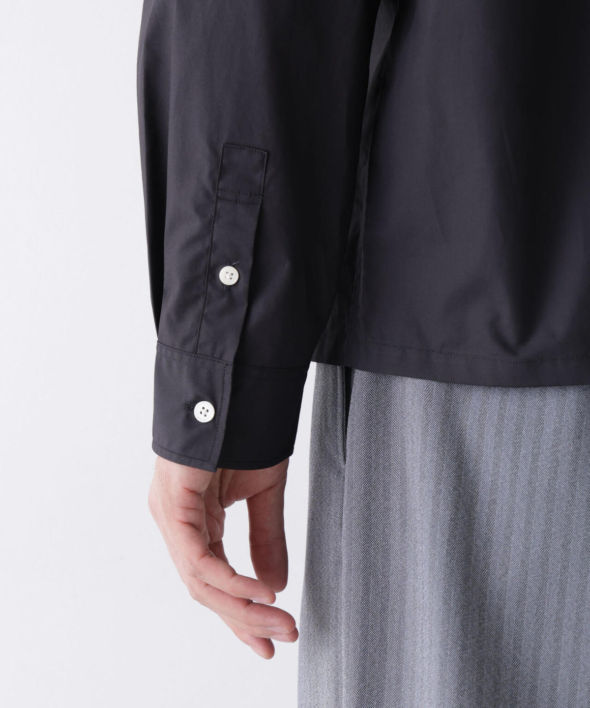「James Fabric」 ボクシークロップドシャツブルゾン
