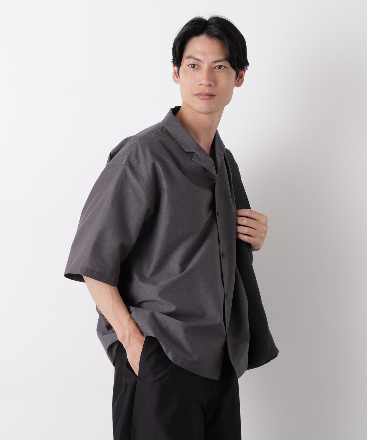 180cm B:88 W:75 H:92 着用サイズ:L