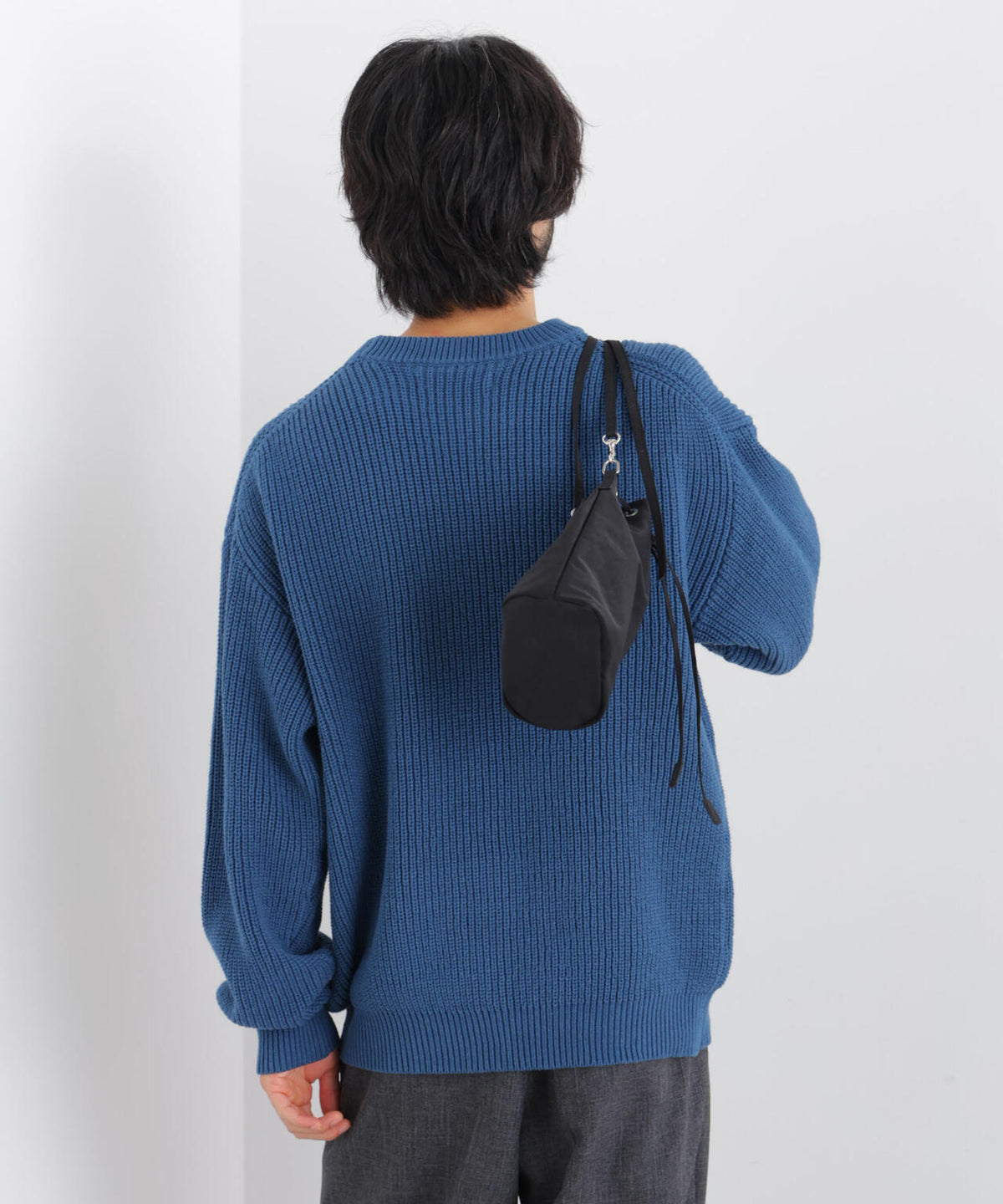 コットンMIXバルキークルーネックニット