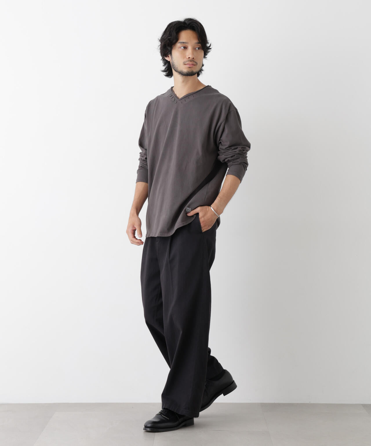 「surplus」デザインヘンリーネックTシャツ 長袖
