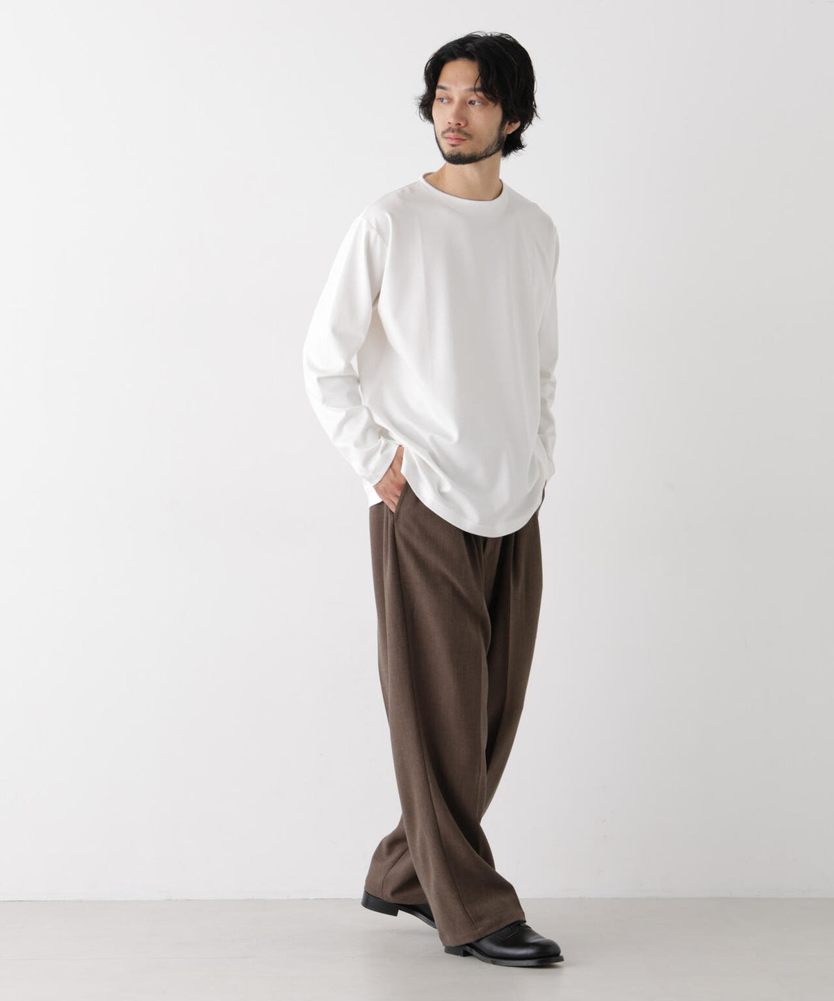 「モダンコンフォートシリーズ」モクロディ ボートネック サイドスリット Tシャツ