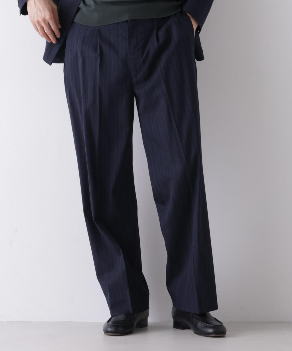 185cm B:92 W:77 H:90 着用サイズ:L