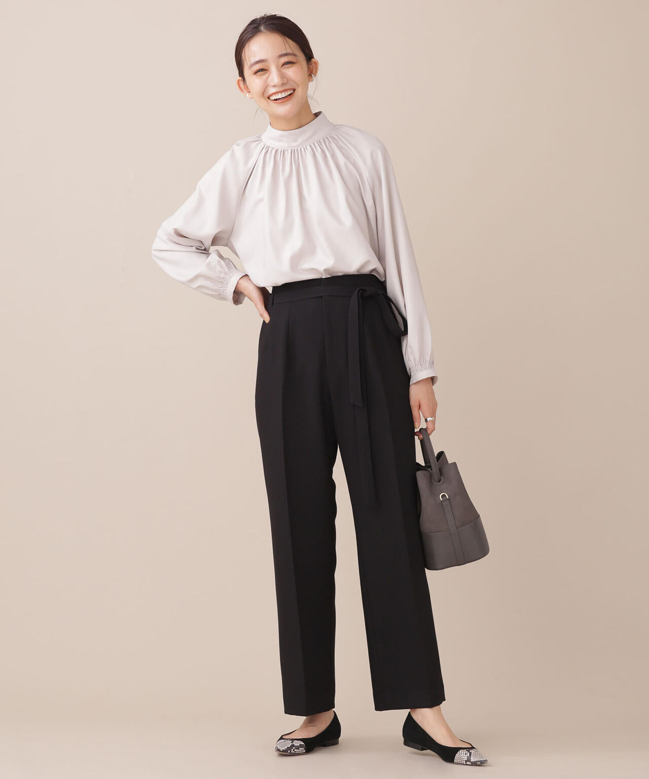 ハイウエストストレートワイドパンツ
