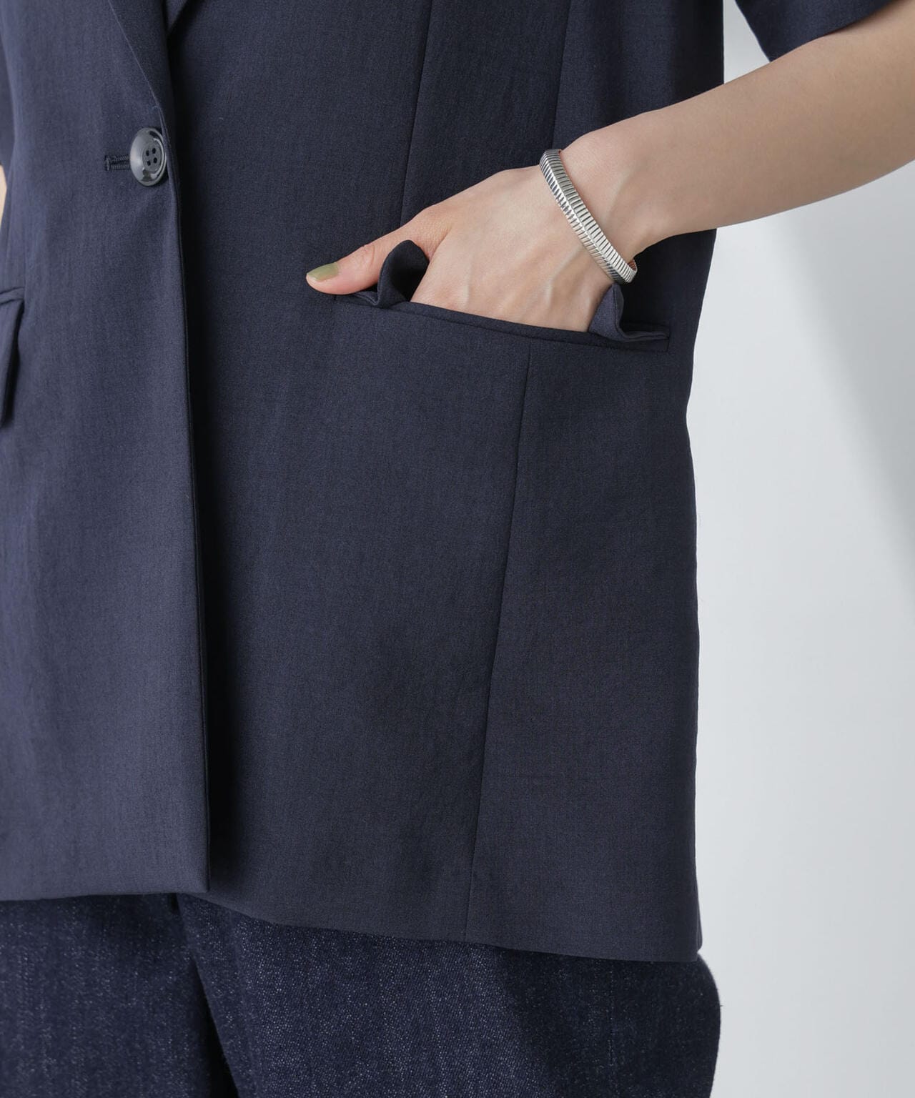 9022f200-f60a-5f74-add9-e8d08ba7e9e3_Image