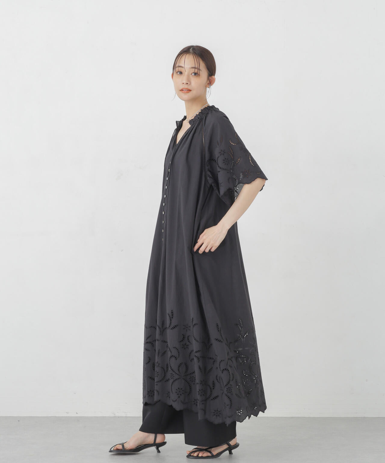 インドシフリー刺繍ワンピース