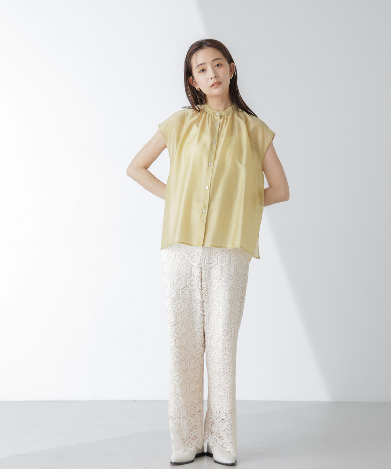 シアーサテンスタンドギャザーブラウス(セットアップ可)