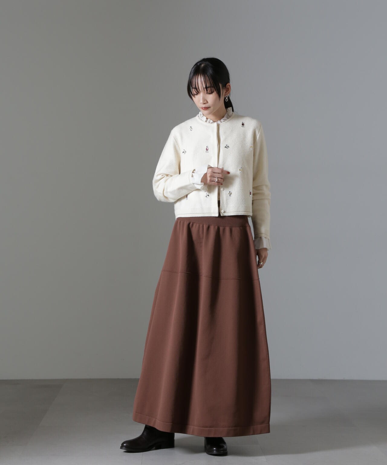 ビジュー刺繍ニットカーディガン