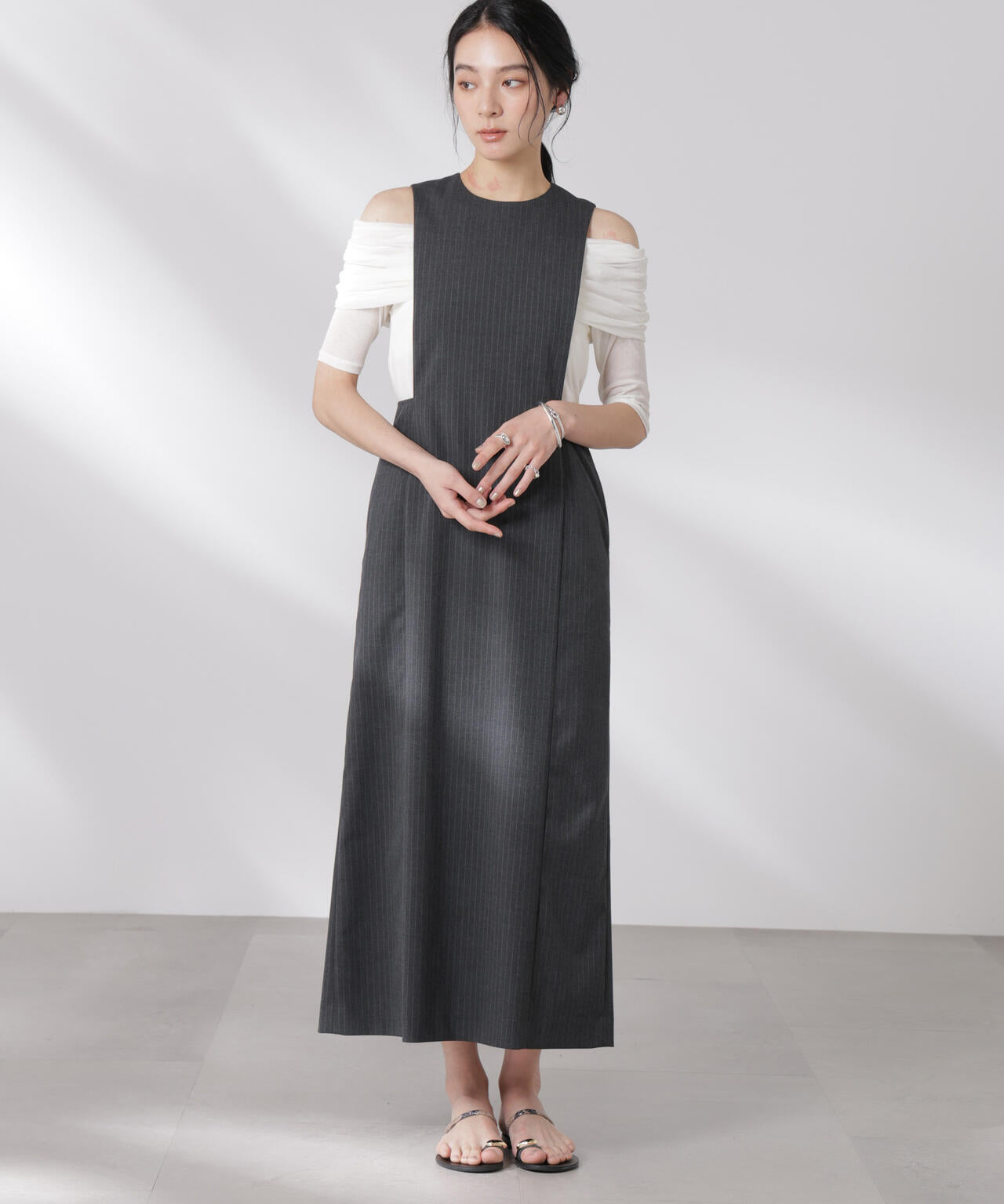 サイドオープンエプロンワンピース