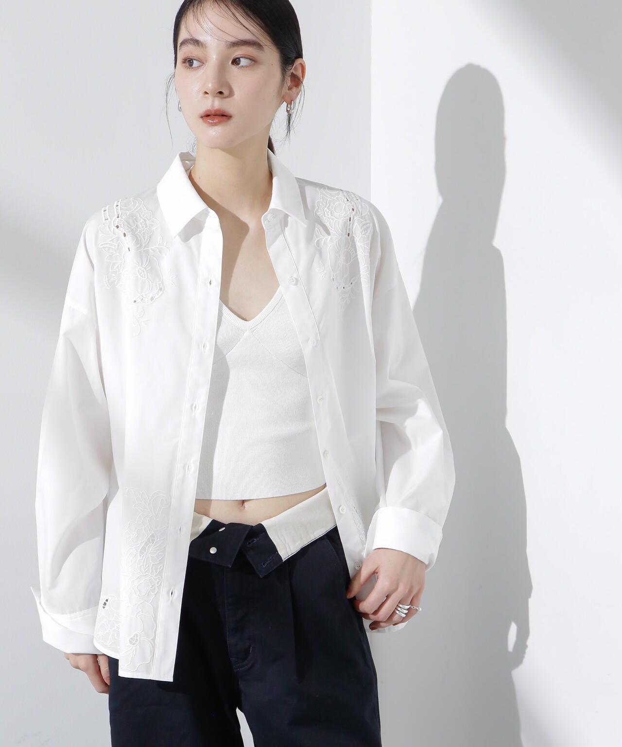 カットワークレースオーバーサイズシャツ