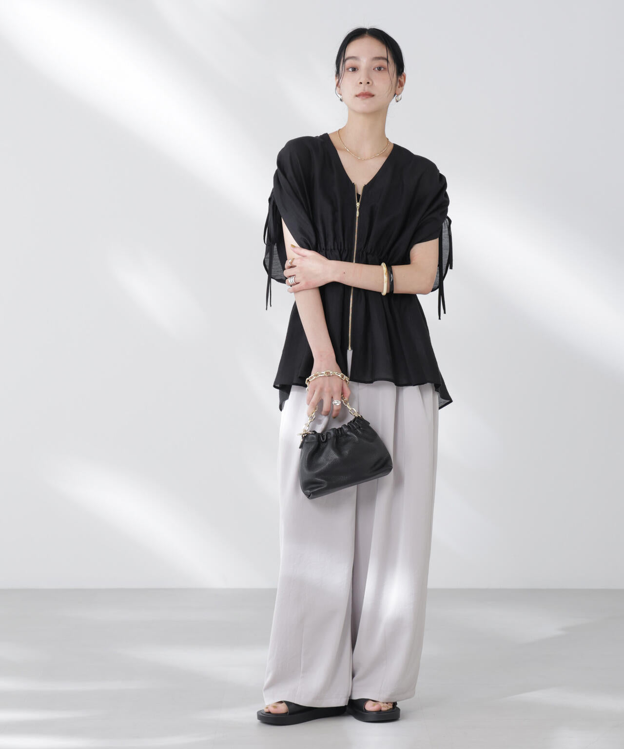 リネン混シアーギャザージップブラウス