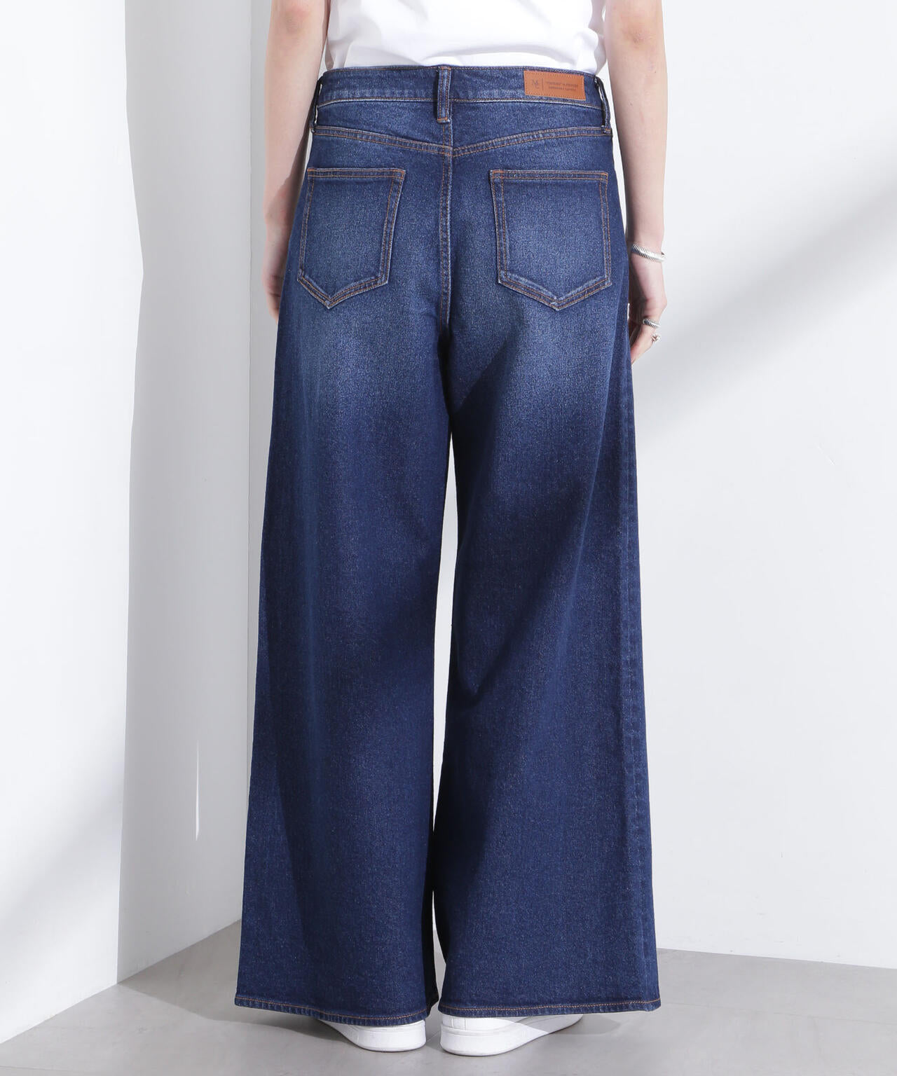 95f6f9b3-4a6b-5d61-bf30-534884d191fb_Image