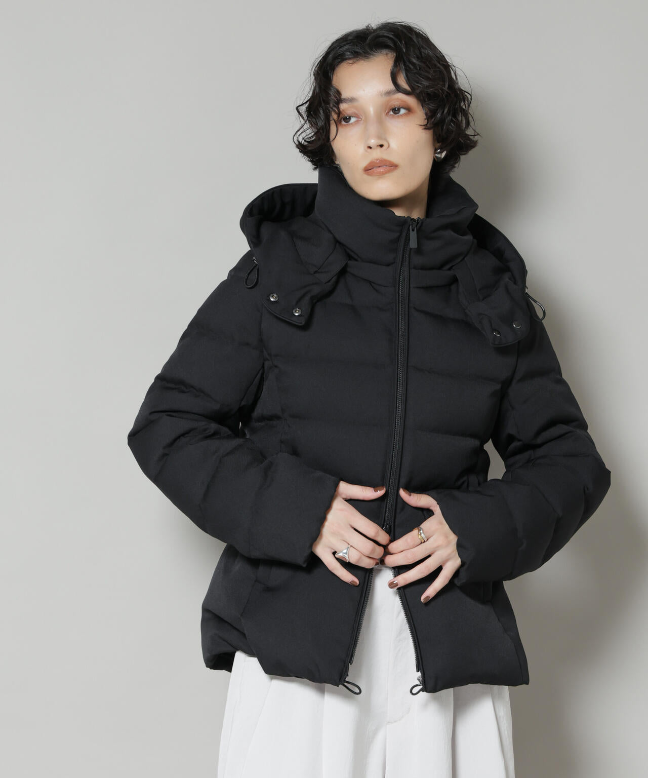 「西川ダウン(R)」サージショートダウン