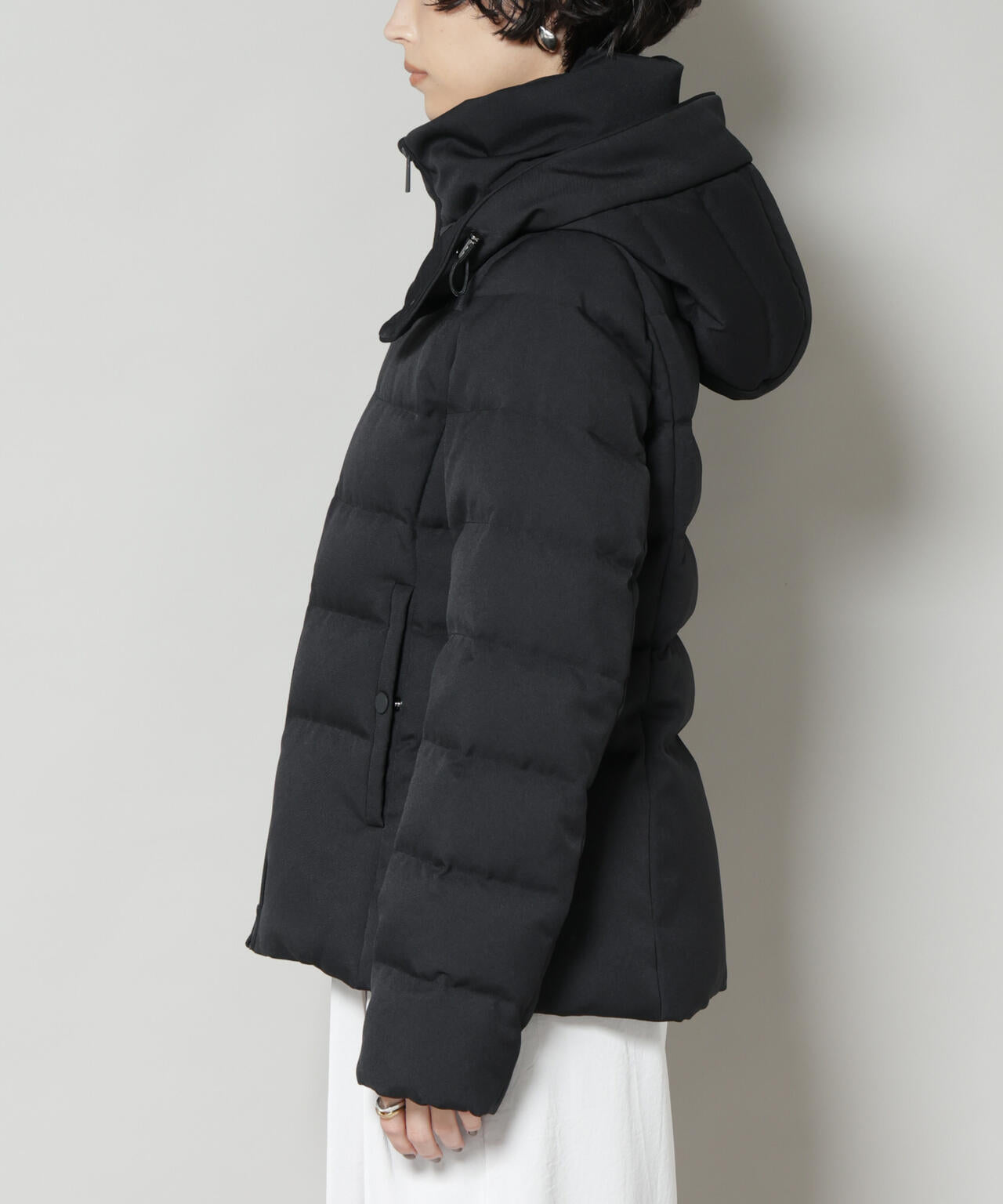 「西川ダウン(R)」サージショートダウン