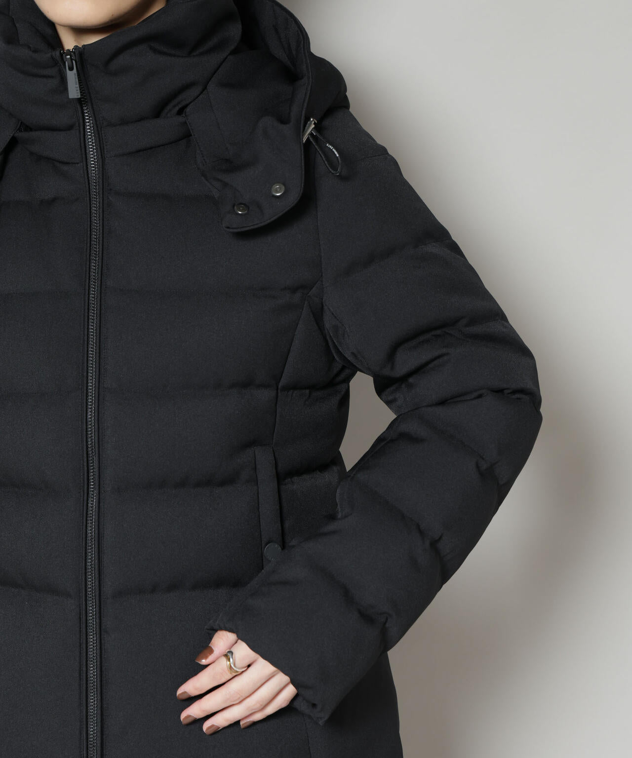 「西川ダウン(R)」サージショートダウン