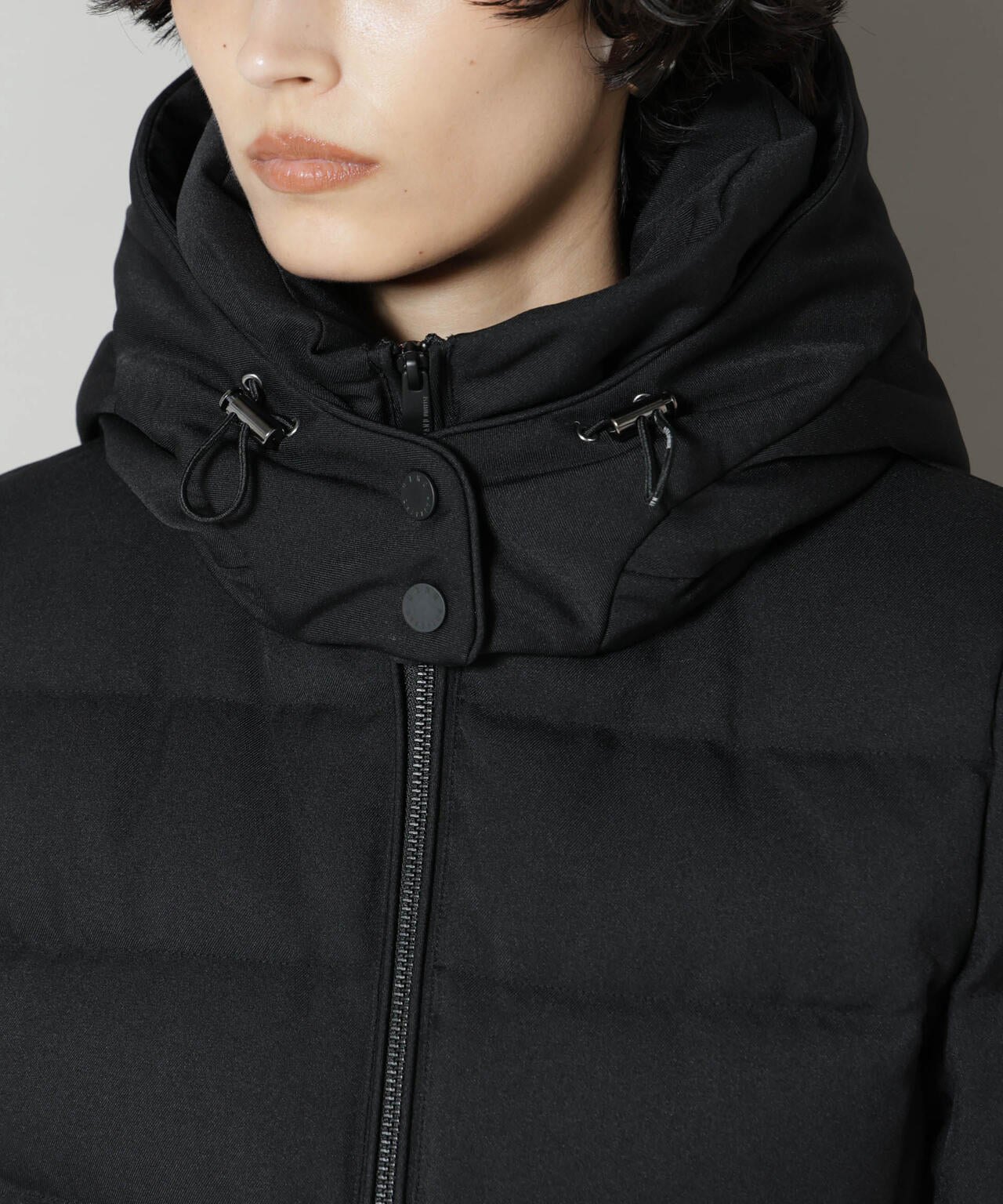 「西川ダウン(R)」サージショートダウン