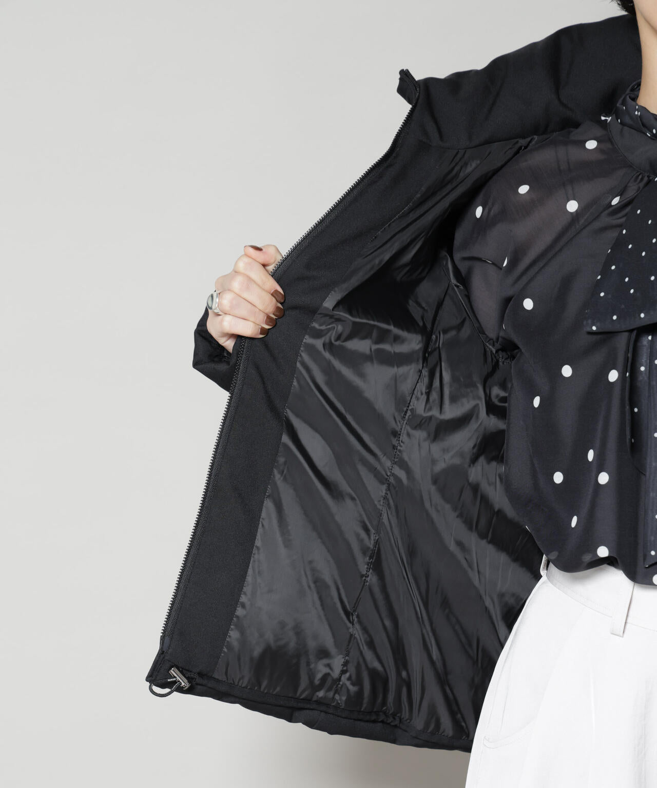 「西川ダウン(R)」サージショートダウン