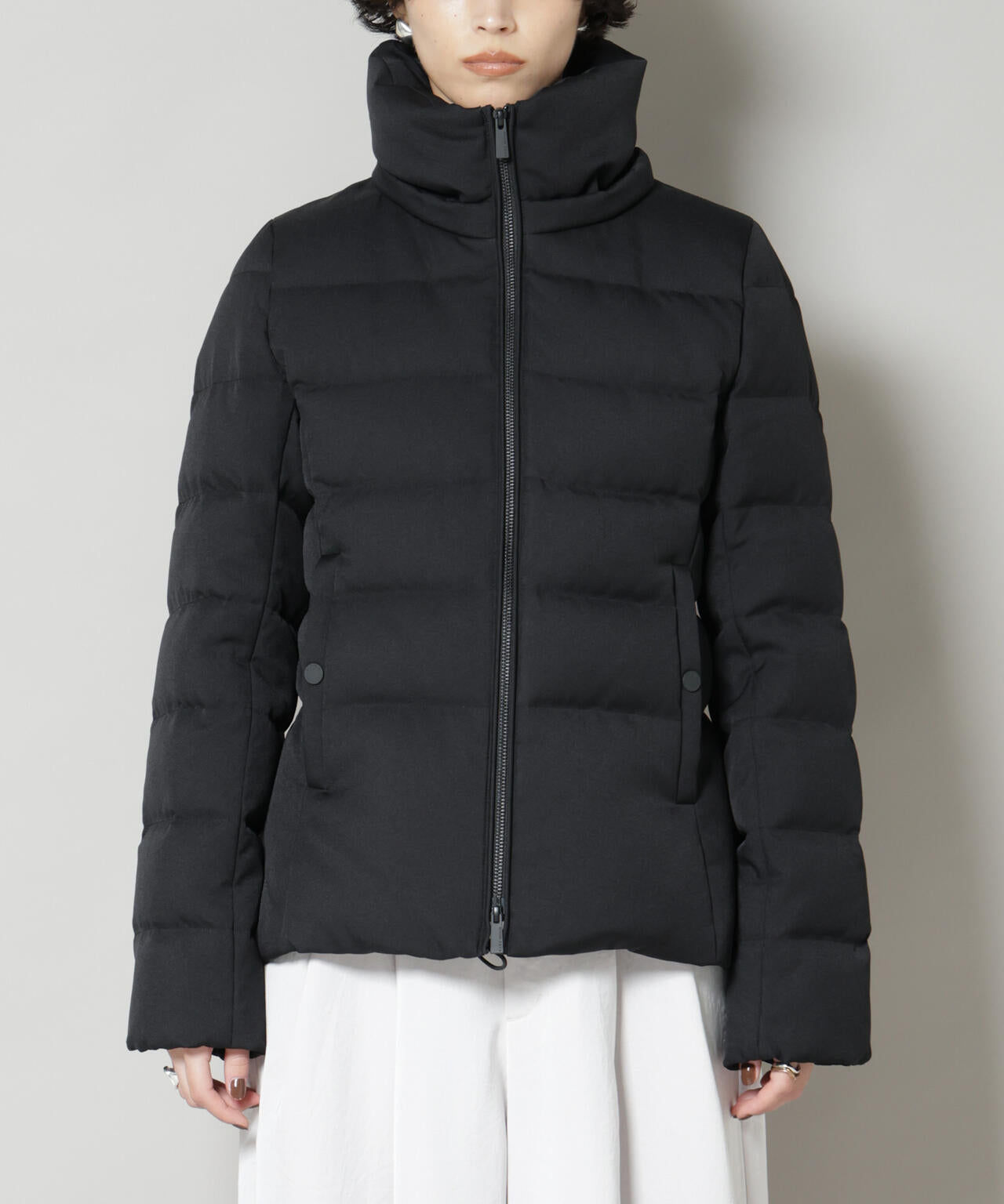 「西川ダウン(R)」サージショートダウン