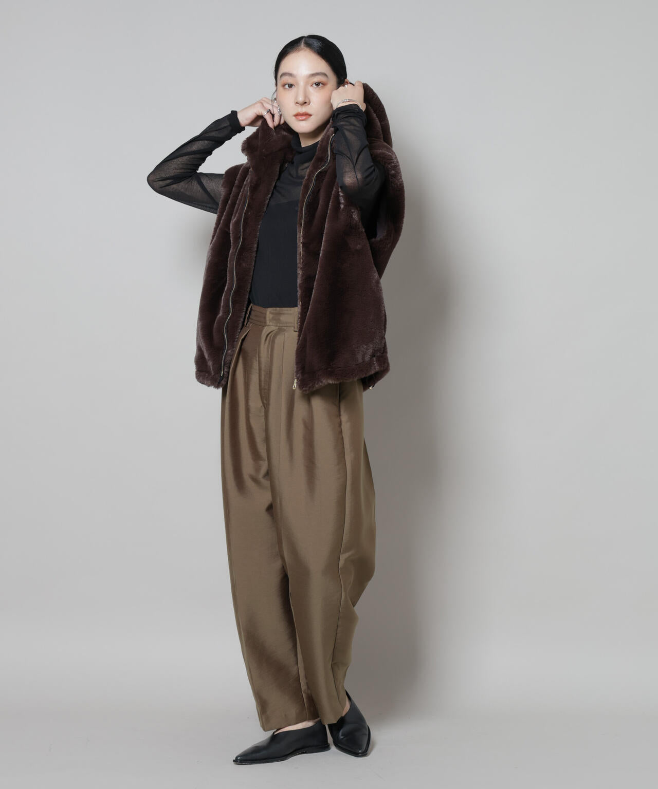 フェイクファーフードベスト