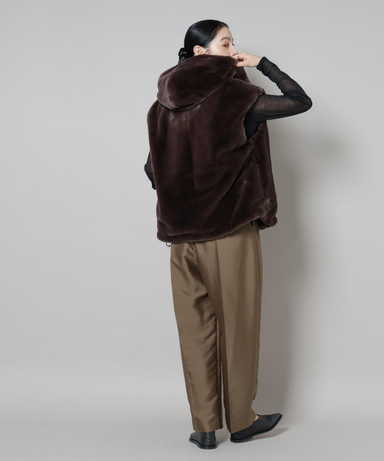 フェイクファーフードベスト