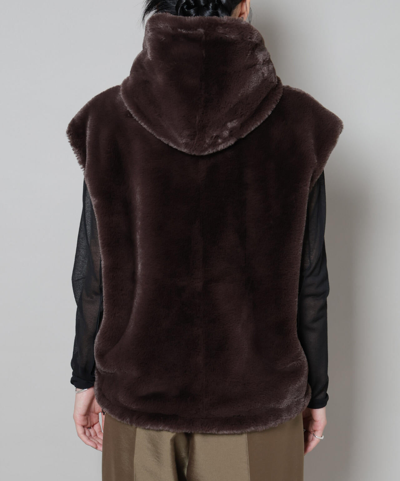 フェイクファーフードベスト